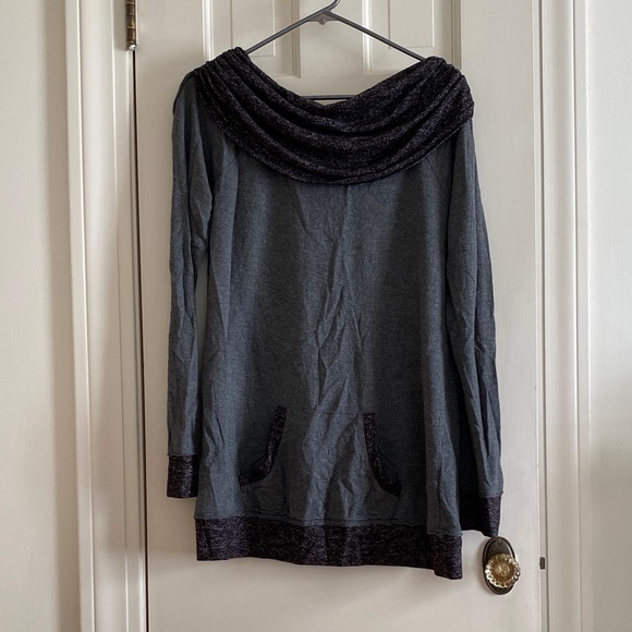 Maurices Off the Shoulder Charcoal and Black Tunic - Picture 1 of 3